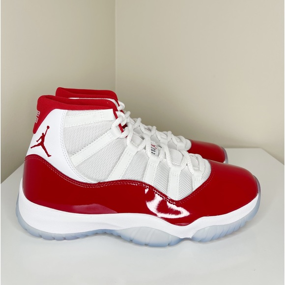 Jordan 11 Retro CHERRY 🍒 DS - Picture 4 of 8